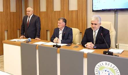 Yahyalı Belediye Başkanı Esat Öztürk başkanlığında toplanan belediye meclisinde 7