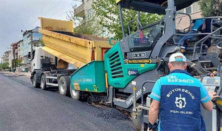 Büyükşehir Belediyesi Yol Bakım Timi tarafından Körfez Yeniyalı Mahallesi Hamit