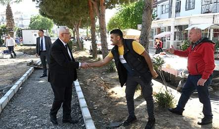 Karabağlar Belediyesi, ilçede bulunan parkları baştan sona yenilemeye devam ediyor.