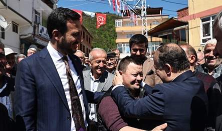 Bağcılar Belediye Başkanı Abdullah Özdemir, memleketi Kastamonu’da 6 ilçede bir
