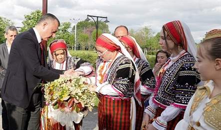 7. Uluslararası Hıdırellez Bayramı geçmişten geleceğe aktarılan birbirinden renkli ve