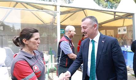 Başkan Büyükakın fabrikaları geziyor, üretimden istihdama Türkiye’nin kalkınması için mücadele