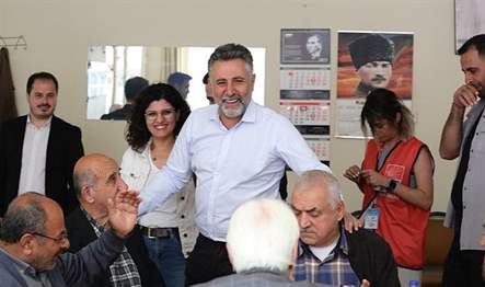 Bayraklı Belediye Başkanı Serdar Sandal, mahalle ziyaretlerinde hız kesmiyor.