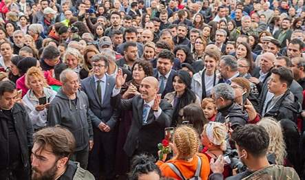 İzmir Büyükşehir Belediye Başkanı Tunç Soyer, baharın müjdecisi Hıdırellez nedeniyle