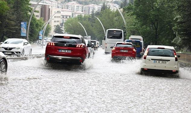 Keçiören Belediye Başkanı Turgut Altınok ilçede meydana gelen sağanak dolu