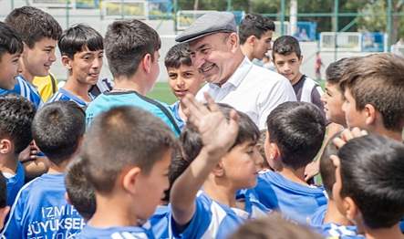 İzmir Büyükşehir Belediye Başkanı Tunç Soyer, temeli 15 Ocak'ta atılan