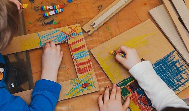 Borusan Contemporary’nin, Perili Köşk’te gerçekleştirdiği birbirinden keyifli çocuk atölyeleri devam