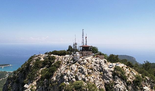 Kemer’in en önemli yürüyüş rotaları arasında yer alan Çalış Tepesi’nde