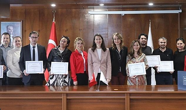 Dünyanın dört bir yanında yüzbinlerce mezunu bulunan Dokuz Eylül Üniversitesi