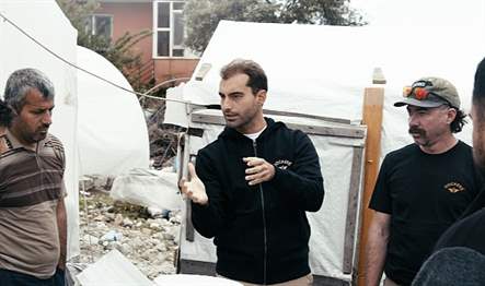 Dockers® ile güçlerini birleştiren Waves for Water, yaşanan büyük afetin