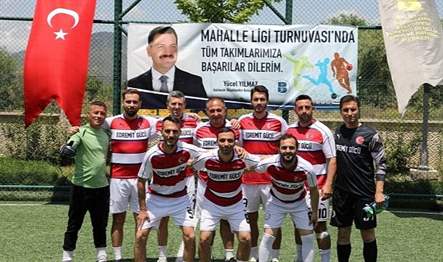 Edremit Belediyesi personelinden oluşan Edremitgücü, Mahalli Ligi Turnuvası’nda Bigadiç’ten yarı