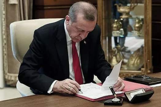 Cumhurbaşkanı Erdoğan’ın gece yarısı imzaladığı atama kararları Resmi Gazete’de yayımlanarak