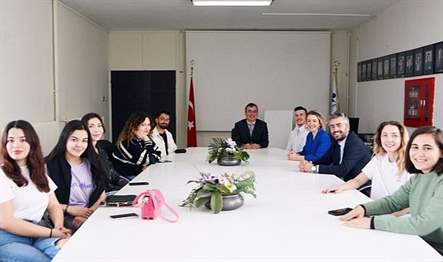 Ege Üniversitesi (EÜ) İletişim Fakültesi akademisyenleri ve öğrencileri sosyal sorumluluk