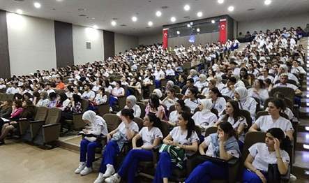 Ege Üniversitesi Hemşirelik Fakültesinde “Zihnin Esareti: Davranışsal Bağımlılık ve Mücadeleye