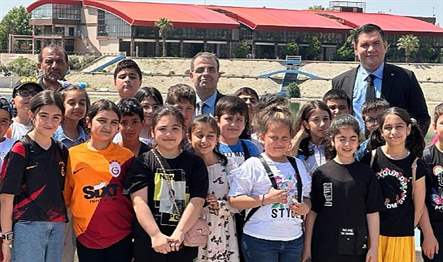 2002 Vakıflar İlköğretim Okulu’nun bu sene mezun olacak öğrencileri, Harran