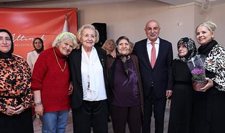 Keçiören Belediye Başkanı Turgut Altınok 14 Mayıs Anneler Günü dolayısıyla