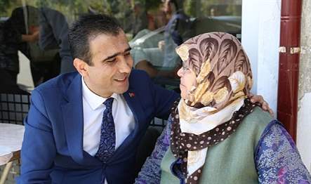 Belediye Başkanı Savaş Kalaycı, Millet bahçesinin içerisinde bulunan bebek ve