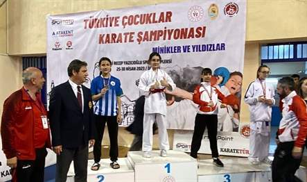 Türkiye Karate Federasyonu tarafından düzenlenen “Türkiye Çocuklar Karate Şampiyonası”na Kartepe