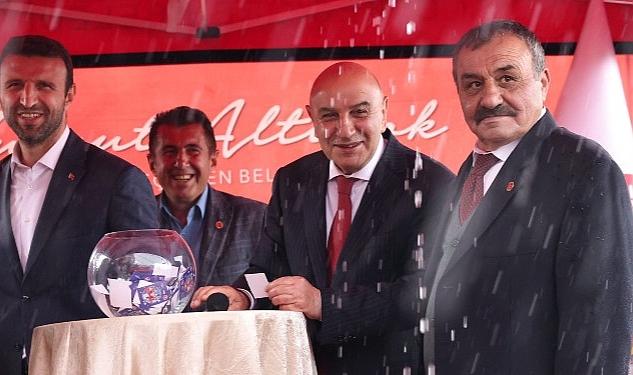 Keçiören Belediye Başkanı Turgut Altınok katılımcılara hitaben yaptığı konuşmada, “Kafkaslar