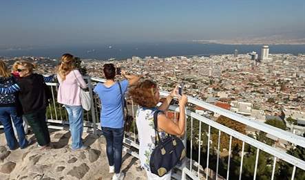 Konak Belediyesi’nin düzenlediği, Kadifekale’den Basmane’ye adım adım tarih yolculuğuna çıkaran