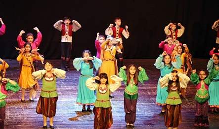 Küçükçekmece Belediyesi Halk Oyunları Topluluğu, Sefaköy Kültür ve Sanat Merkezi’nde