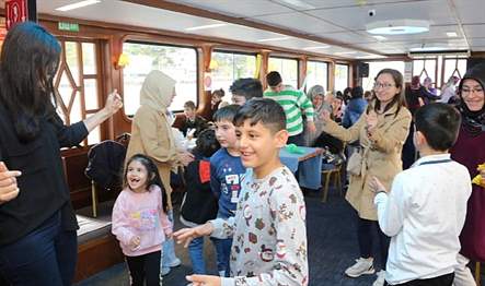 Küçükçekmece Belediyesi, Engelliler Haftası dolayısıyla kentte yaşayan özel gereksinimli vatandaşlara