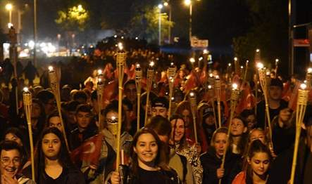 Lüleburgaz Belediyesi 18 Mayıs akşamları geleneksel hale gelen “Bağımsızlık Yürüyüşünü”