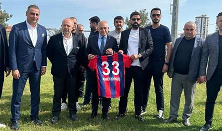 TFF Omuz Omuza Gösteri Maçı için Mersin'e giden Türkiye Futbol