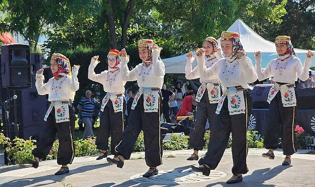 Gölcük’te bu yıl 13.’sü düzenlenen geleneksel Bahar Şenliği, Kavaklı sahili