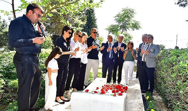İzmir Büyükşehir Belediye Başkanlığı görevini sürdürürken 2004 yılında kalp krizi