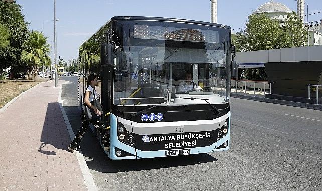 Antalya Büyükşehir Belediyesi’ne ait resmi plakalı toplu ulaşım araçları ve