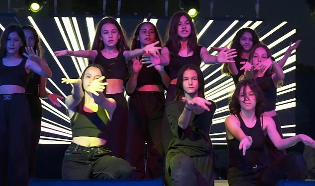 Büyükşehir Belediyesi Konservatuarı, 300 kişilik dev kadrosuyla hazırladığı Türk Halk
