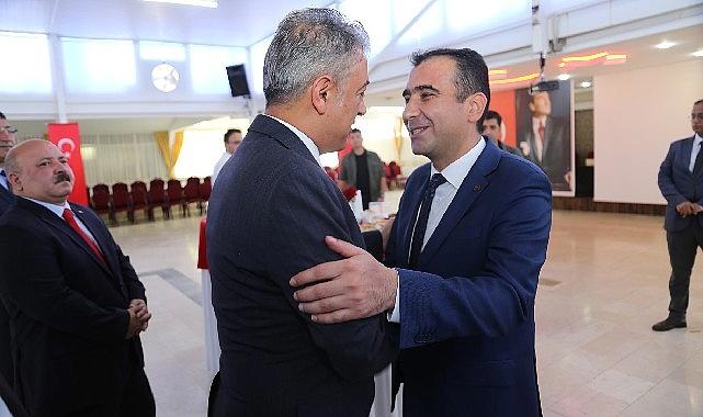 Karaman Belediye Başkanı Savaş Kalaycı, valilik tarafından düzenlenen bayramlaşma programına