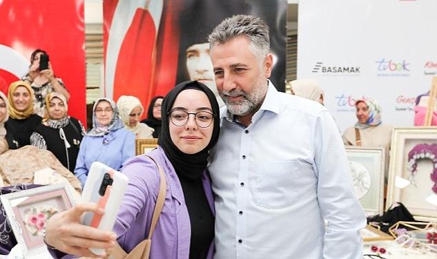 Bayraklı Belediyesi ve Halk Eğitim Merkezi iş birliğiyle açılan beceri