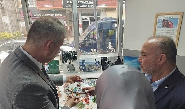 Gölcük Belediyesi Engelsiz Yaşam Merkezi’ndeki kurslarda eğitim gören özel bireylerin