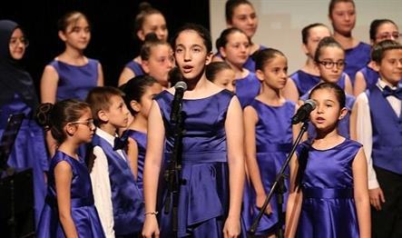 Nilüfer Çocuk Korosu ve Nilüfer Gençlik Korosu, dönem sonunda düzenlenen