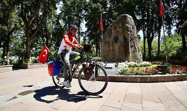 Cumhuriyet’in 100. yılı için bisiklet turuna çıkan Orhan Kotluk, Sivas’tan