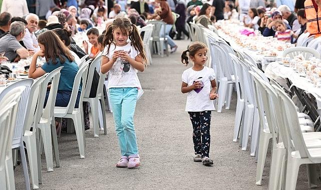 Malatya’da 505 konteynerden oluşan Geçici Konaklama Merkezi’nde düzenlenen Kardeşlik Buluşması’nda