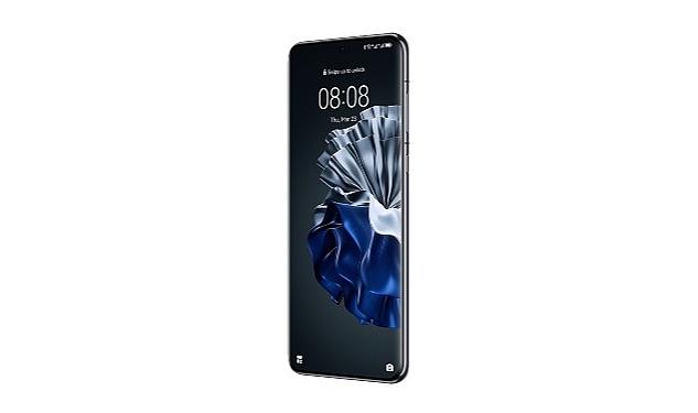 Akıllı telefon kamerasını Ultra Lighting Telefoto Kamera ile bütünsel biçimde