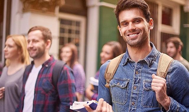 Kâr amacı gütmeyen E-GÜVEN Akademi, konularında uzman kadrosuyla e-dönüşüm alanında eğitim