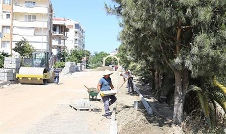 Edremit Belediyesi tarafından ilçe genelinde yol çalışmaları devam ediyor. Bu