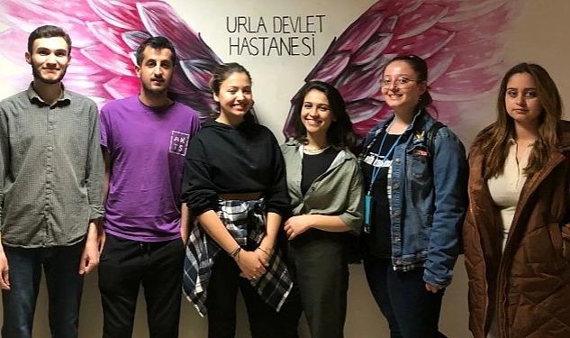 Ege Üniversitesi (EÜ) Eğitim Fakültesi Güzel Sanatlar Eğitimi Bölümü öğrencileri