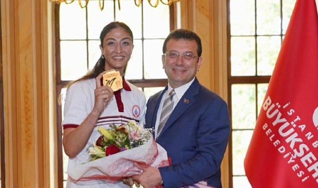 İBB Başkanı Ekrem İmamoğlu, Bakü’de düzenlenen Dünya Taekwondo Şampiyonası’nda 3