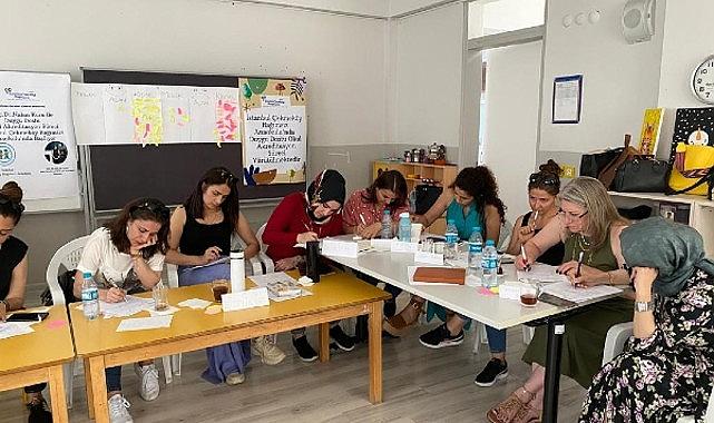 Emotion Coaching Türkiye Enstitüsü,  uluslararası duygu koçu uygulayıcı eğitmeni olan