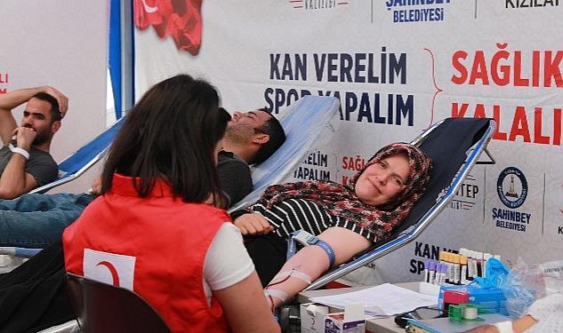 Gaziantep’te “Kan verelim, spor yapalım, sağlıklı yaşayalım” sloganıyla başlayan kan
