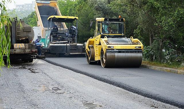 Gemlik Belediyesi, ilçenin çok sayıdaki noktasında yol yapım ve onarım