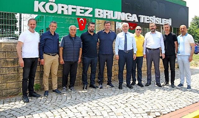 Büyükşehir Belediyesi Genel Sekreteri Balamir Gündoğdu, Kocaelispor Başkanı Engin Koyun