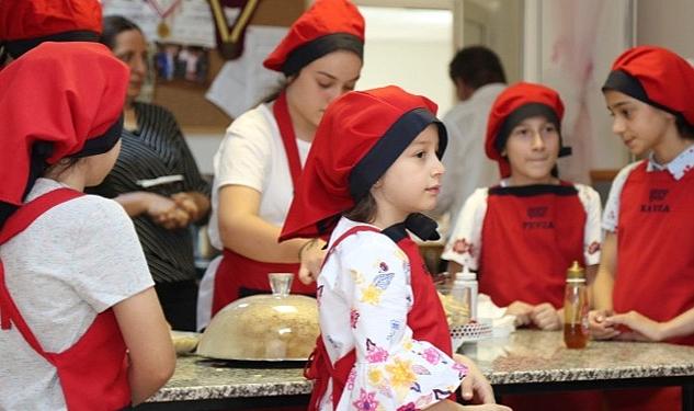 Gölcük Belediyesi Meslek Edindirme El Beceri ve Hobi Kursları’nda (GÖLMEK)