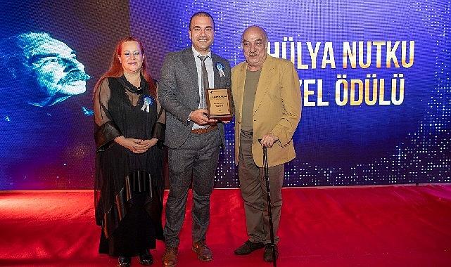 Ege Tiyatrolar Birliği tarafından dördüncü kez verilen Özdemir Nutku Tiyatro
