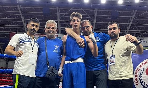 Büyükşehir’in Kağıtsporlu başarılı eldivenleri katıldıkları turnuvada 3 bronz madalya kazandı
